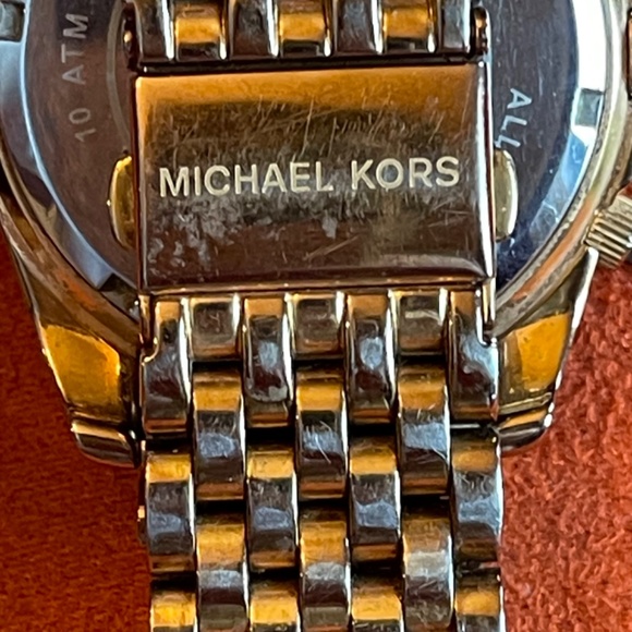 Michael Kors Designer watch. Crystal accents Stainless Steel. Round - Picture 6 of 11